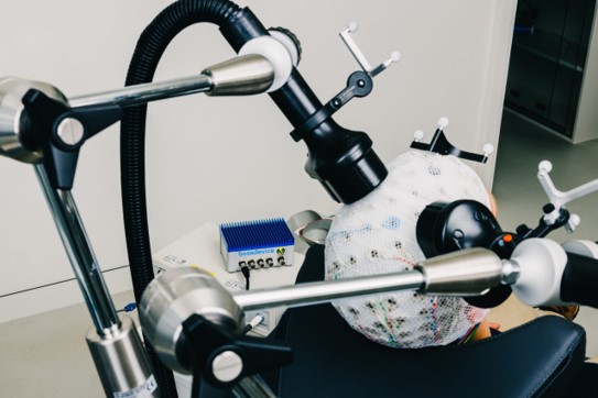 SYNC2BRAIN - Developing Personalized Brain Stimulation Therapy with Real-Time Simulation